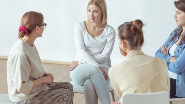 depositphotos_86538412-stockafbeelding-vergadering-voor-jonge-actieve-vrouwen
